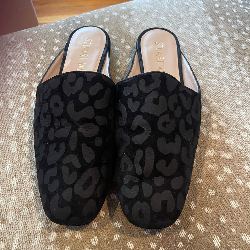 Stuart Weitzman Mulearky Leopard-Print Flat Slide Mules. 8.5